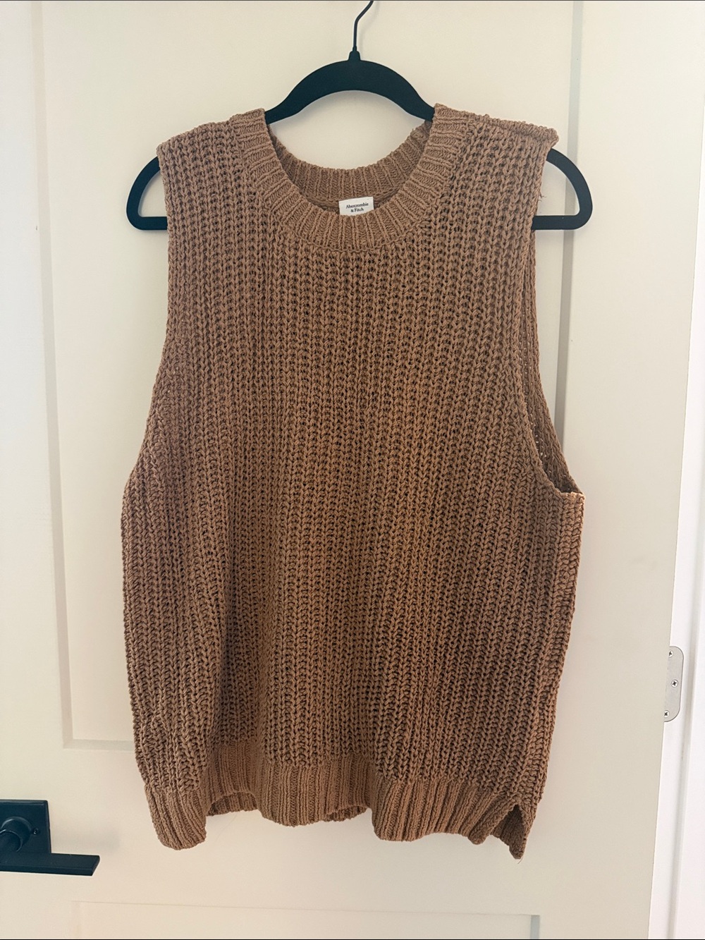 Abercrombie & Fitch Chunky Knit Sleeveless Crewneck Sweater - Brown - Picture 1 of 1